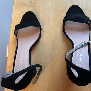 Ladies shoes size 10